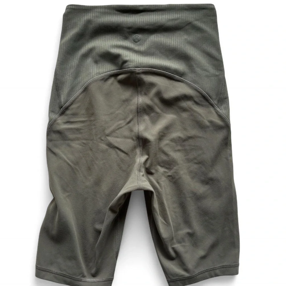 Lululemon Blissful Bend Super High-Rise Short 8” Army Green Size 2